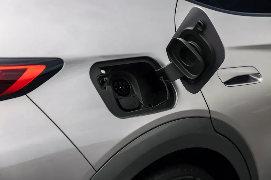 Napęd hybrydowy czy elektryczny